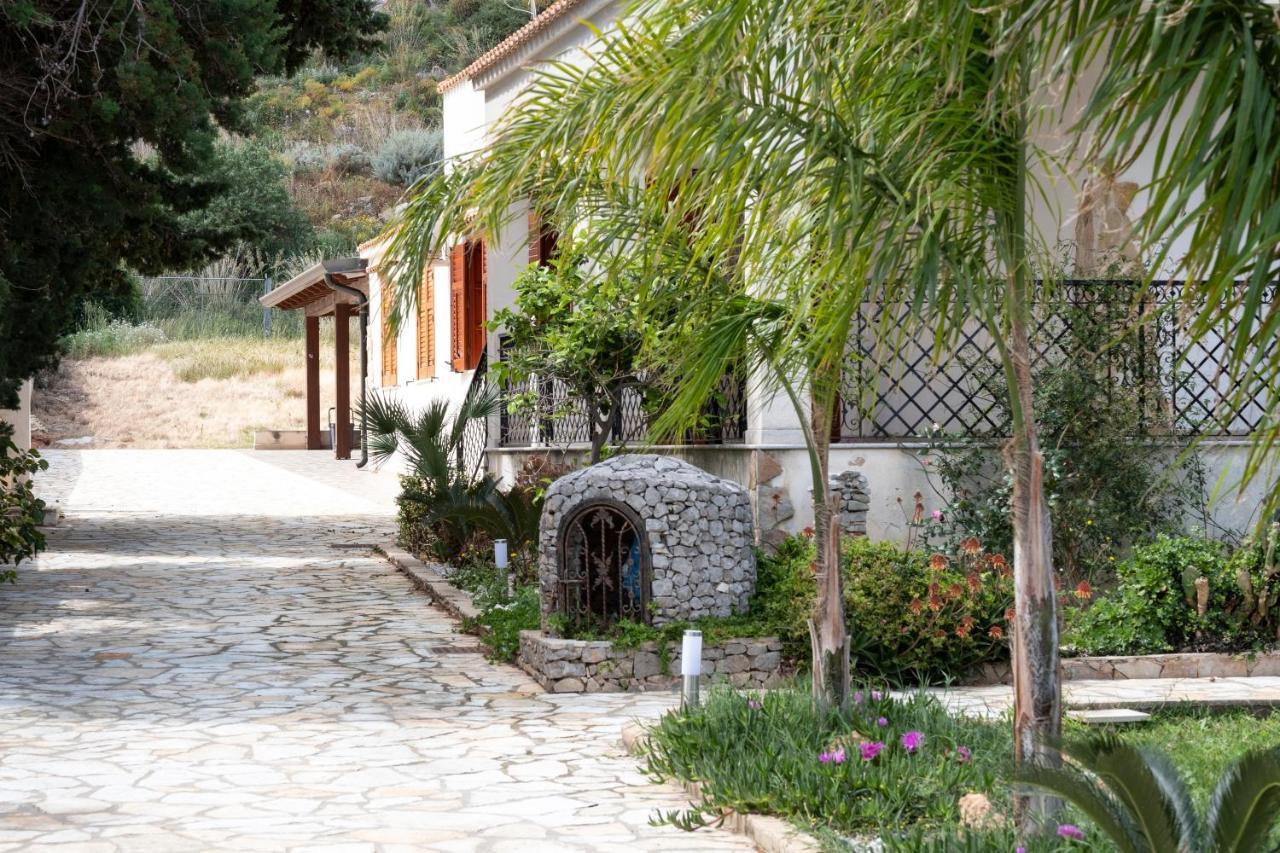 Вилла Casa Laura Di Fronte La Tonnara Сан-Вито-Ло-Капо Экстерьер фото